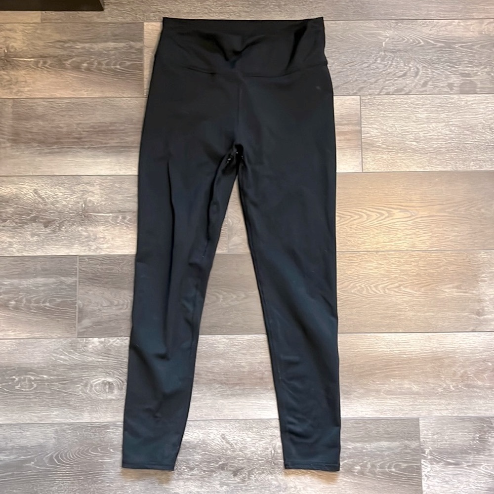 Large fabletics all black leggings